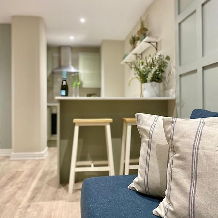 Victoria Bar Walls By Chateau Anna, Central York - Free Parking Екстериор снимка