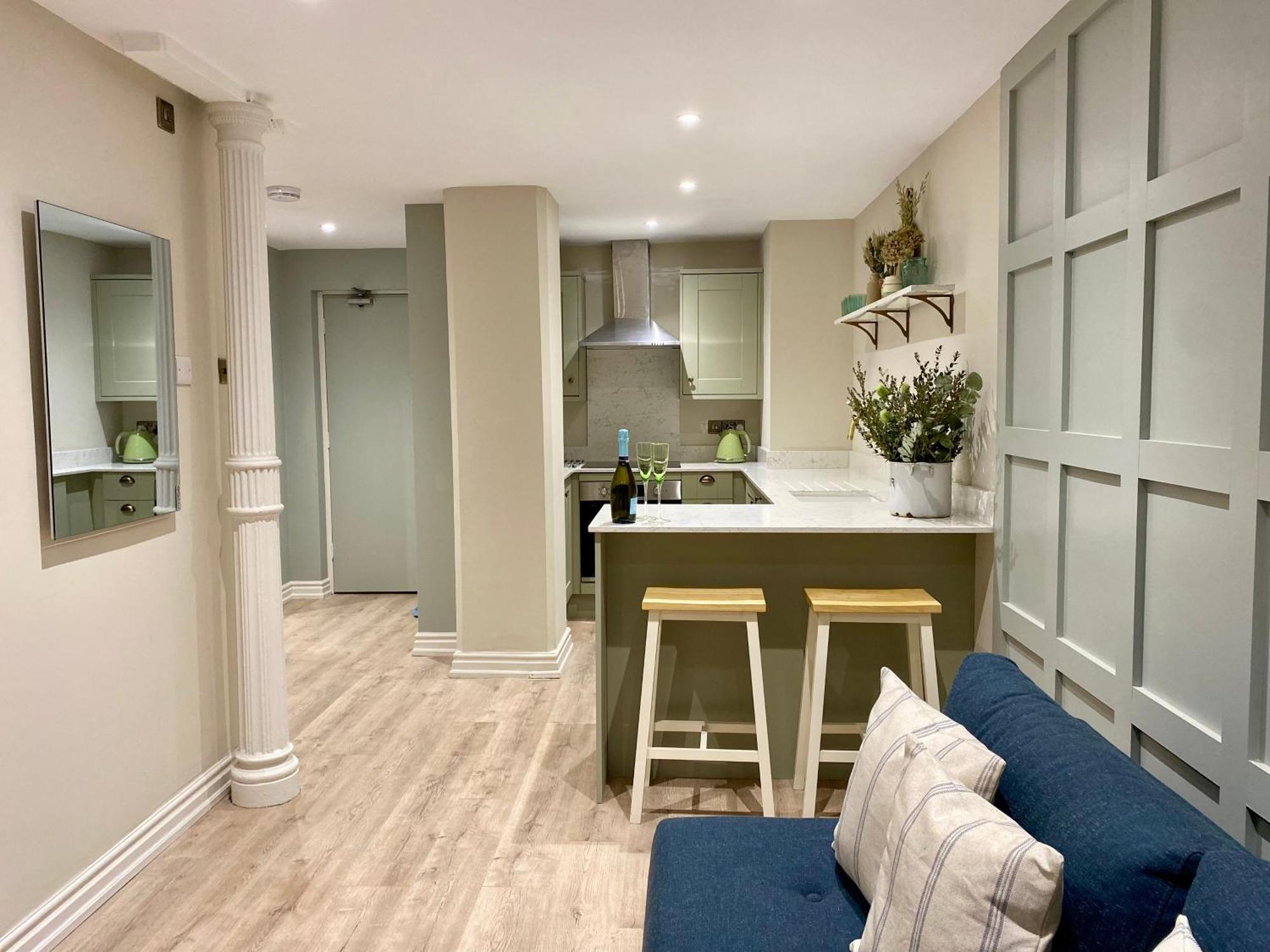 Victoria Bar Walls By Chateau Anna, Central York - Free Parking Екстериор снимка