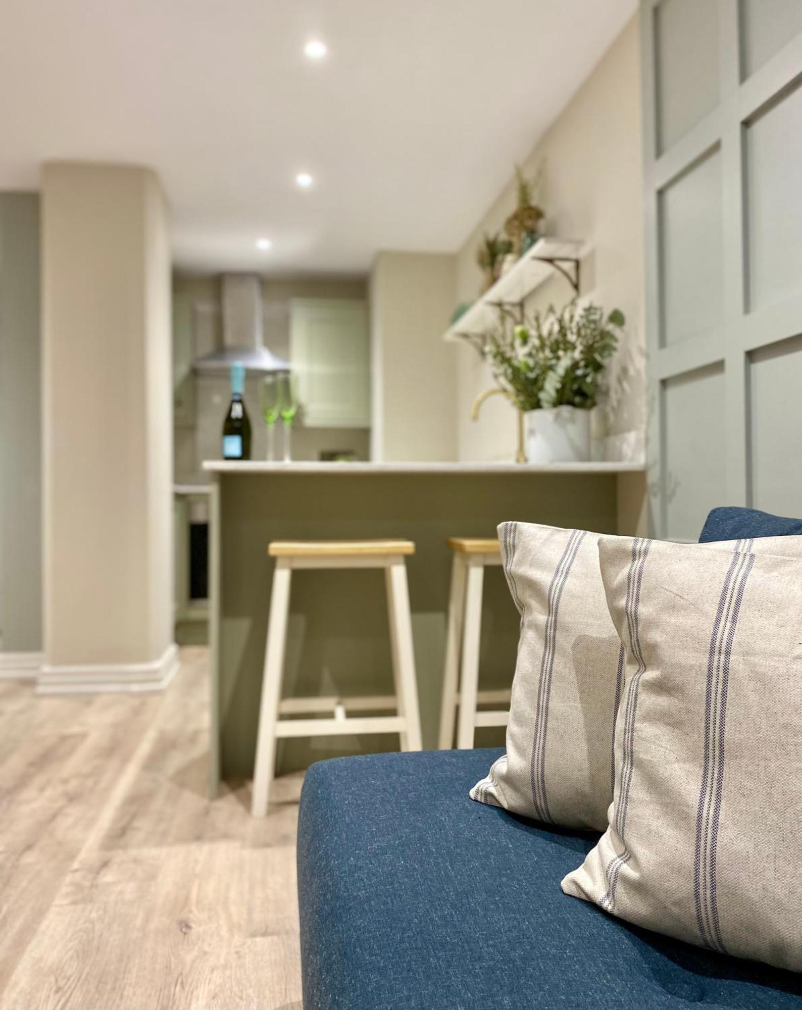 Victoria Bar Walls By Chateau Anna, Central York - Free Parking Екстериор снимка