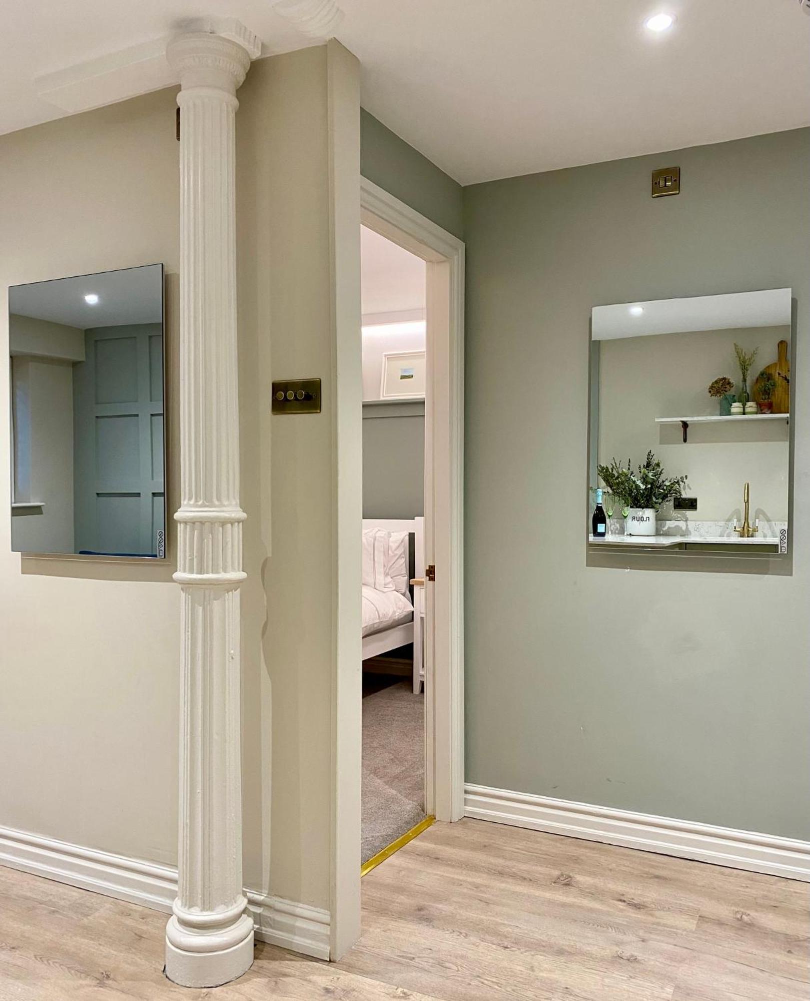 Victoria Bar Walls By Chateau Anna, Central York - Free Parking Екстериор снимка