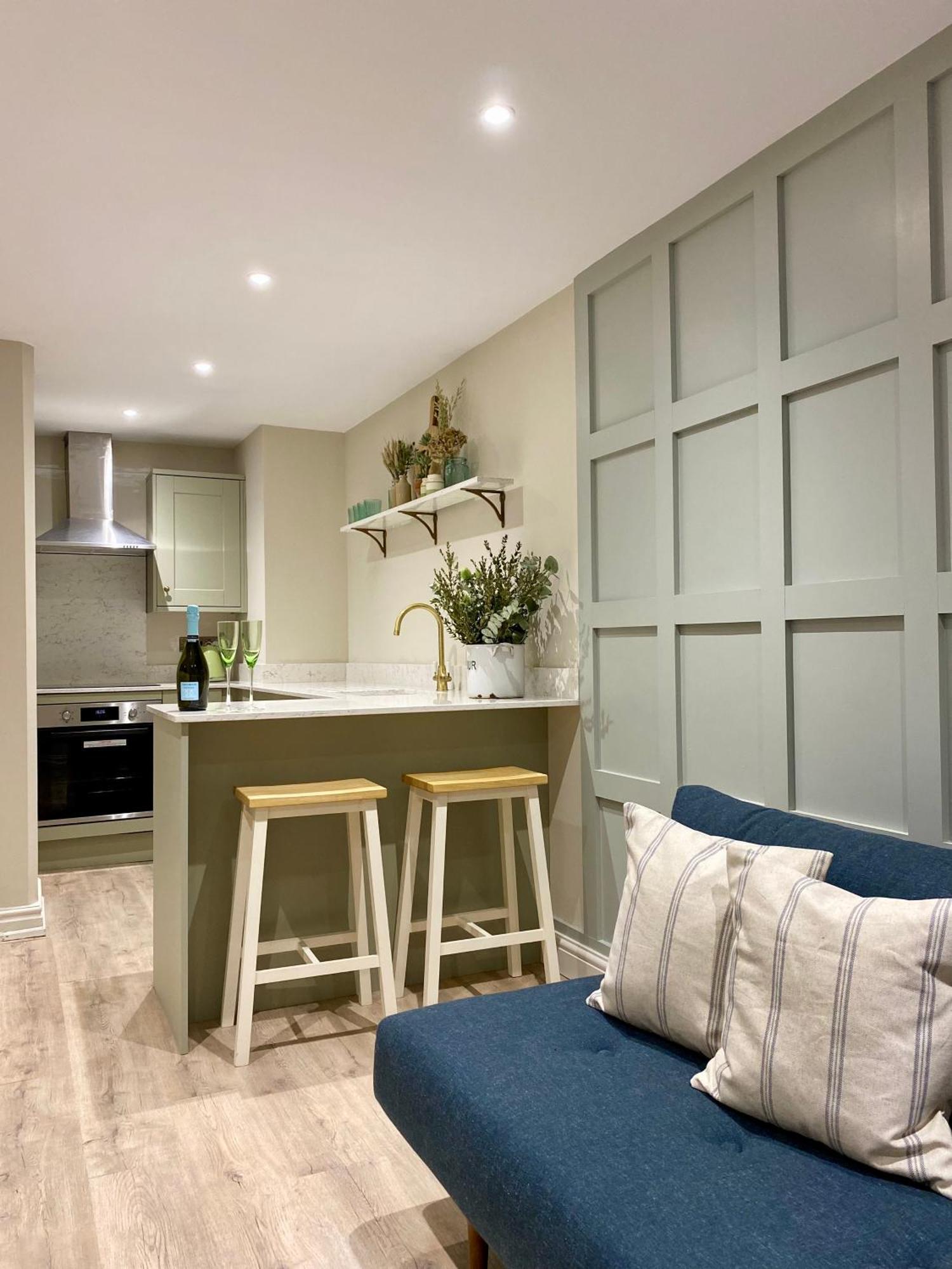 Victoria Bar Walls By Chateau Anna, Central York - Free Parking Екстериор снимка